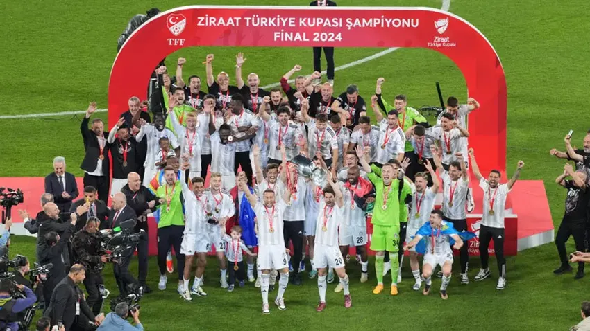 Beşiktaş 11'nci kez Türkiye Kupası'nın sahibi oldu! Geriden gelip kazandılar